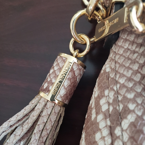 Michael Kors NWT Bedford Embossed Leather Satchel - Picture 4 of 11